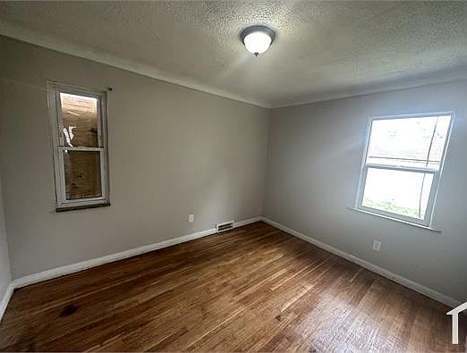 4th image of 8501 Sussex St