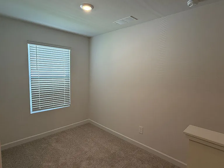 436 Luna Ln — Photo 7