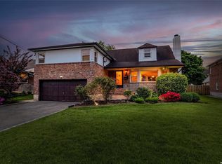 3268 Balsam St, Oceanside, NY 11572