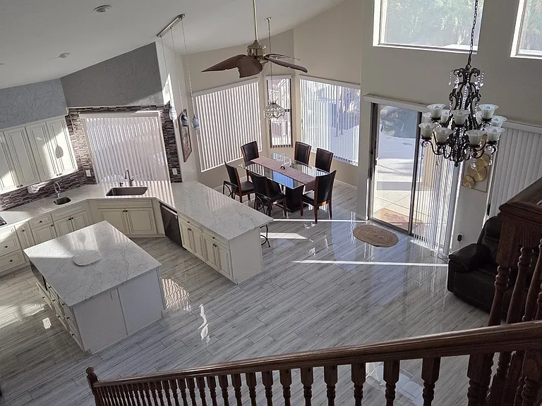 1015 E Irma Ln — Photo 16