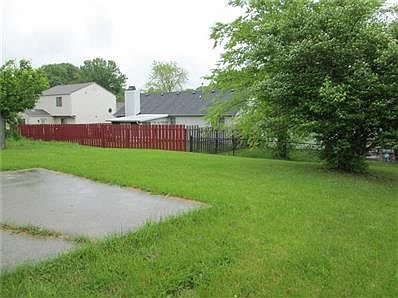 4th image of 4143 Luxembourg Cir E