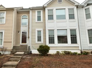 21871 Broadleaf Sq, Sterling, VA 20164