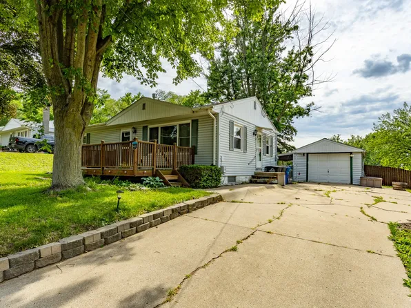 7610 SW 9th Pl, Des Moines, IA 50315