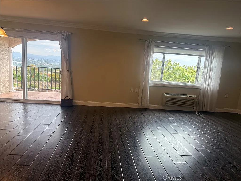 2 bed, 2.0 bath, 1189 sqft, $2,990 — Photo 4