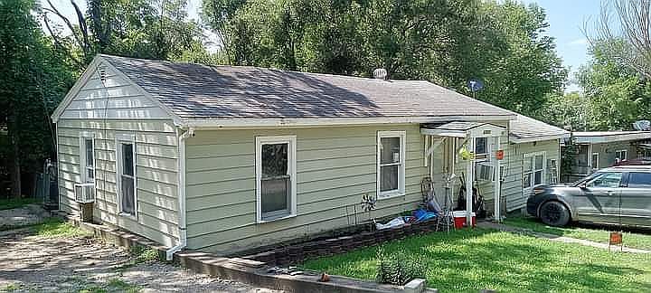 2nd image of 31591 Spring Ave