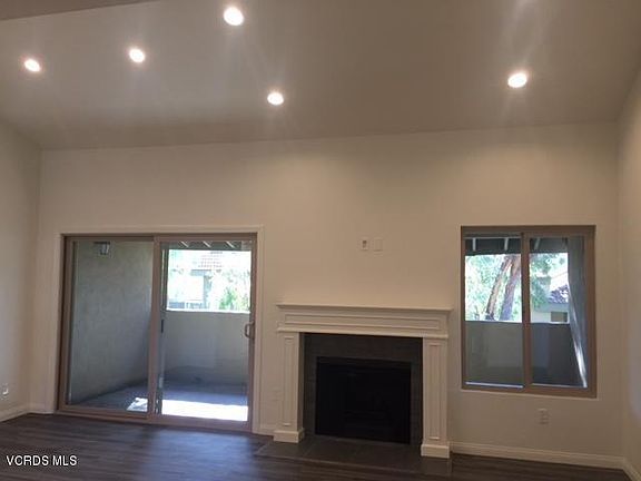 5th image of 245 Oak Leaf Dr #204