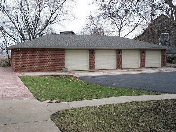 Detached Garage