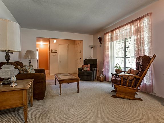 4th image of 2808 N Murco Dr