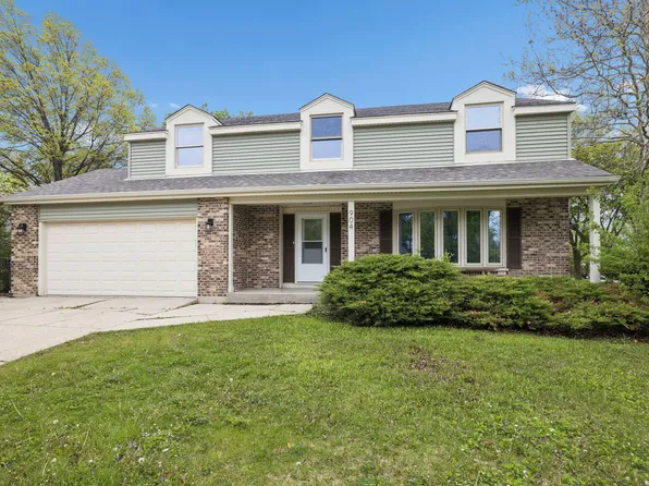 904 Iroquois Ave, Naperville, IL 60563