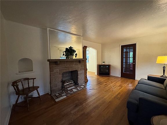 5th image of 2200 Hobson Ave