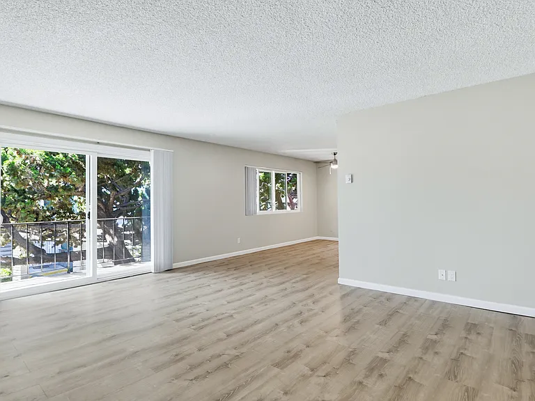 Camelot Apartments — Photo 14