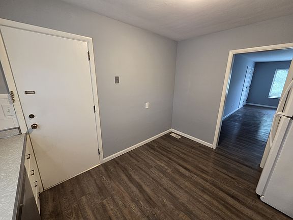 4th image of 3072 Southdale Dr APT 1