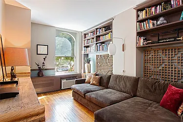 Rented by R New York