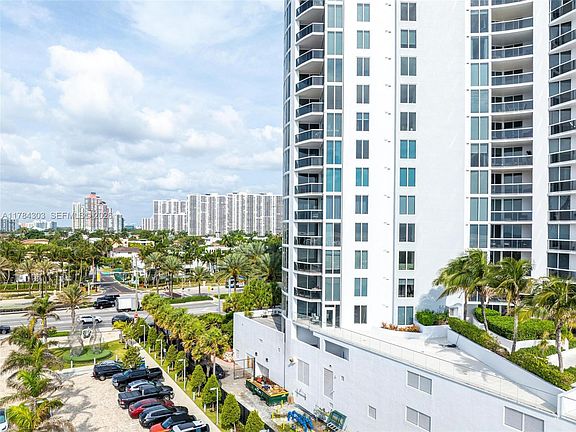 3rd image of 18911 Collins Ave APT 405