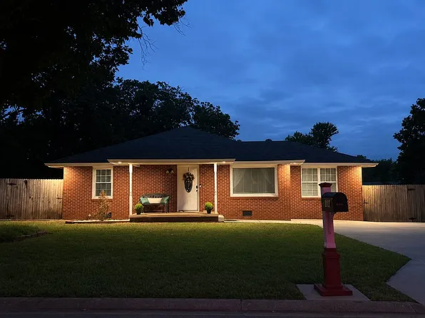 504 N Stephens St, Ponca City, OK 74601