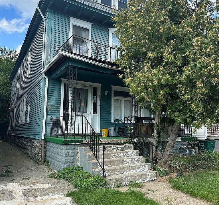 1st image of 528 Woodlawn Ave