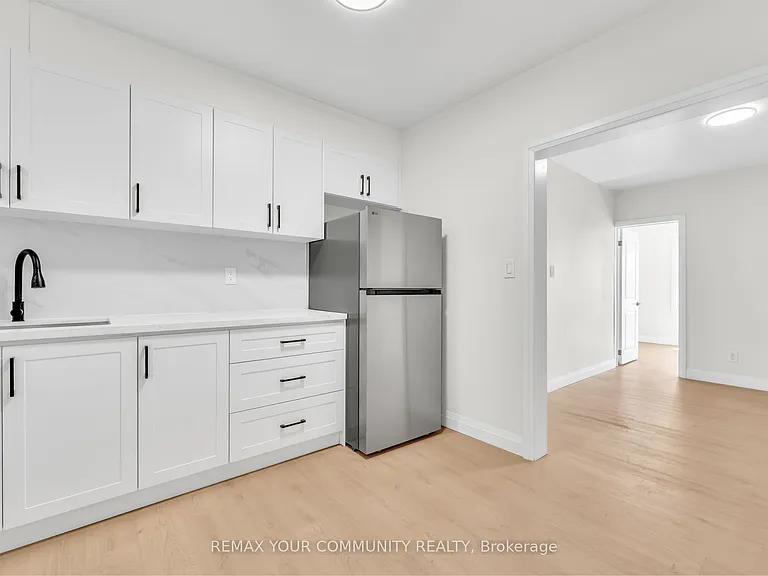 1822 Saint Clair Ave W #B — Photo 12