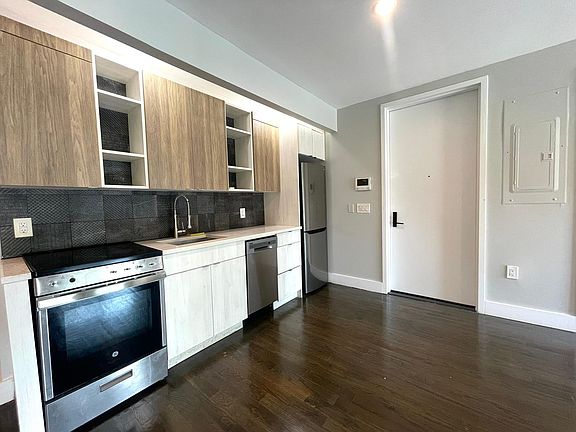 2nd image of 1994 Bergen St APT 4D