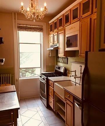4th image of 1031 Park Ave #2