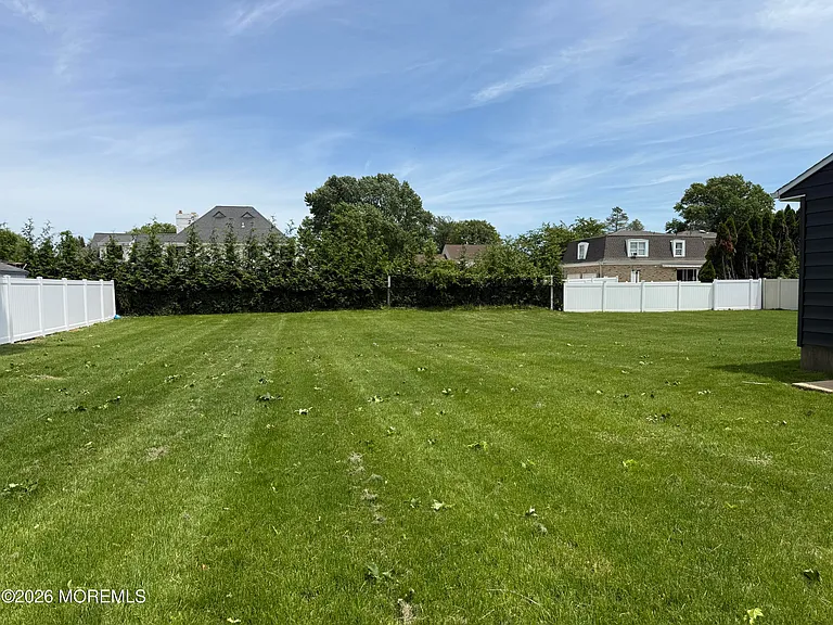 474 Monmouth Rd — Photo 4