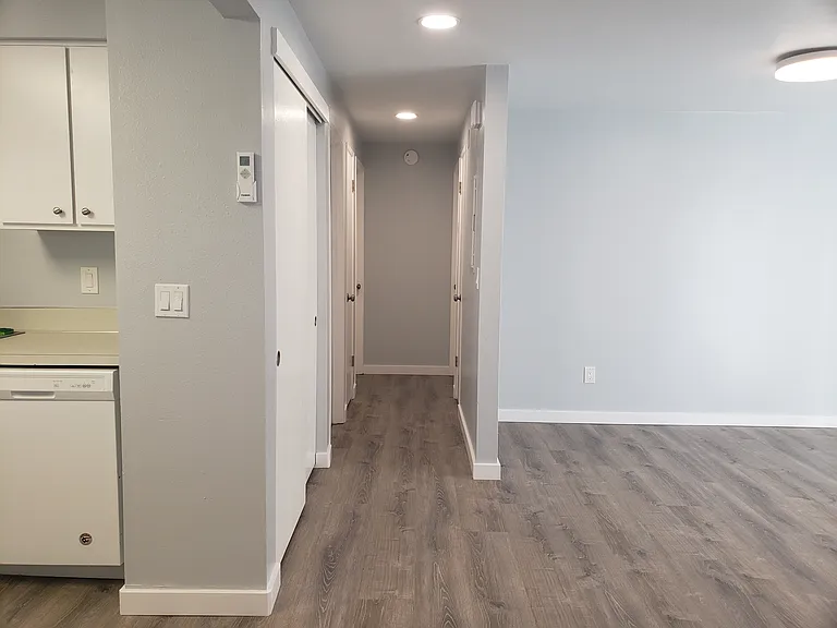 2213 Hawthorne St — Photo 5