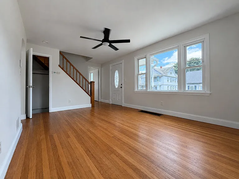 164 Beechwood Ave — Photo 4