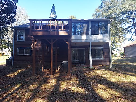 2nd image of 953 Lake Watch Dr