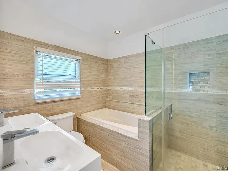 6 Ash Ln — Photo 13