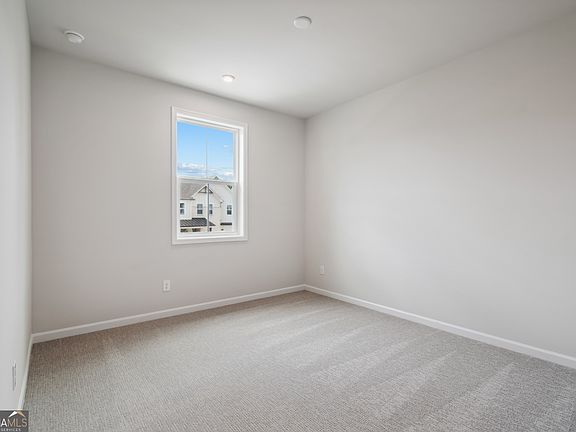 5th image of 719 Crossroad Ct SW