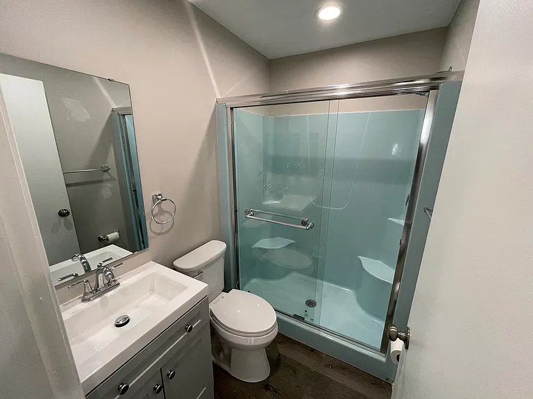 Hallway Full Bath