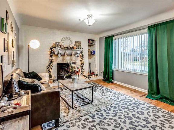4th image of 22794 Recreation St