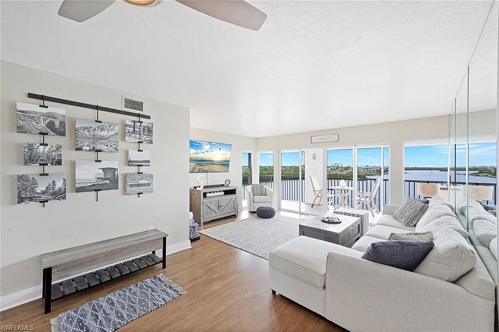 2 bed, 1112 sqft, $3,000 — Photo 3