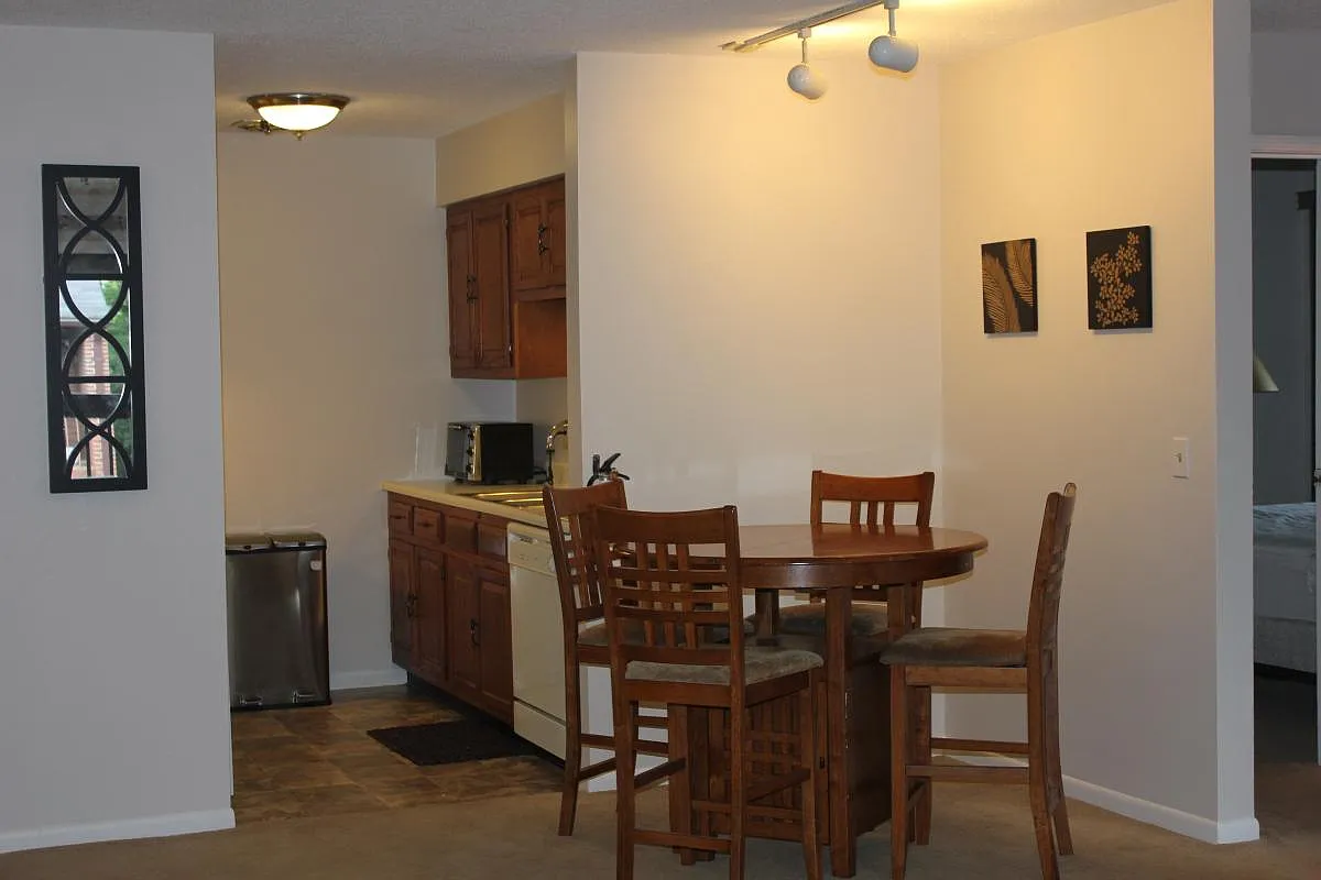 3 bed, 873 sqft, $3,000 — Photo 1