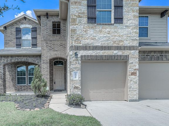 2nd image of 3018 Cambridge Falls Dr
