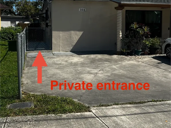 320 Columbus Pkwy, Hollywood, FL 33021