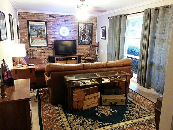 5th image of 10411 Barwood Dr