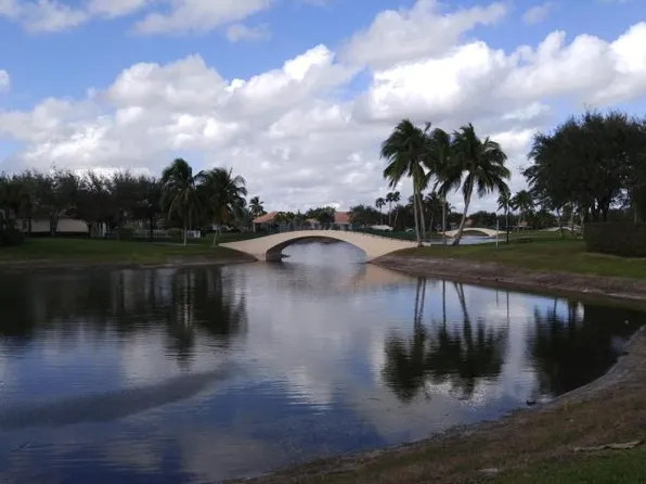 2747 Livingston Ln, West Palm Beach, FL 33411