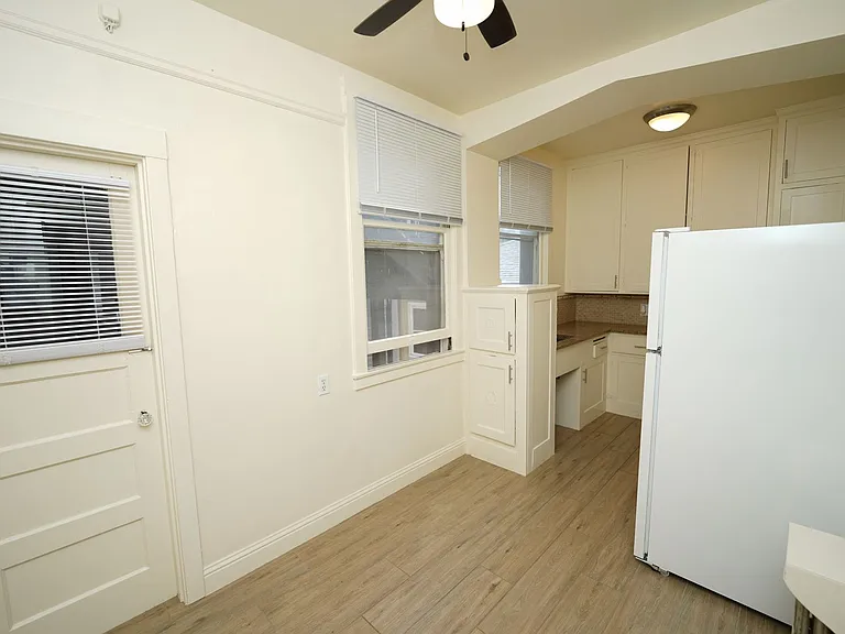 2630 L St — Photo 13