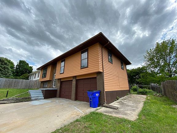 2nd image of 1321 Pearl Dr