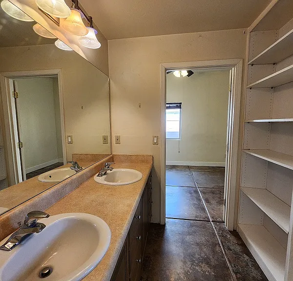 1434 E Elm St #2 — Photo 19