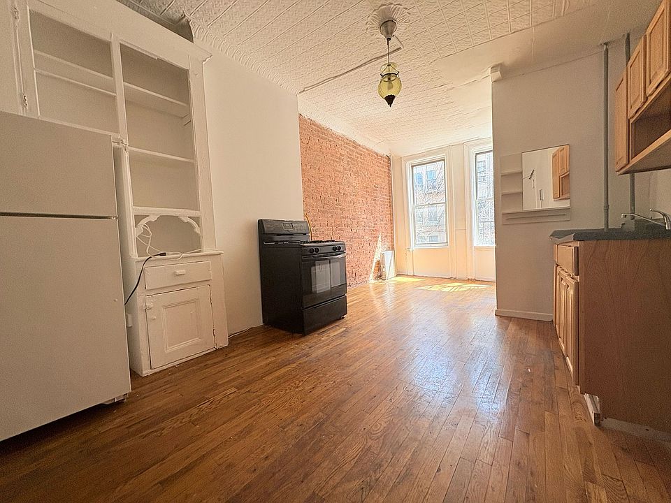 1st image of 318 Jefferson Ave #2F