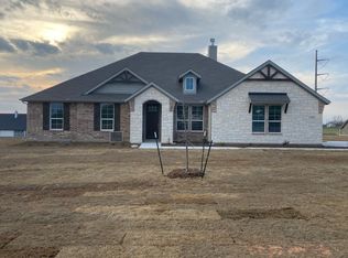 124 Hillview Trl, Decatur, TX 76234