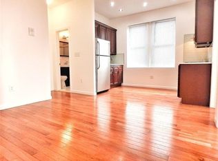 31-90 31st St #3F, Astoria, NY 11106