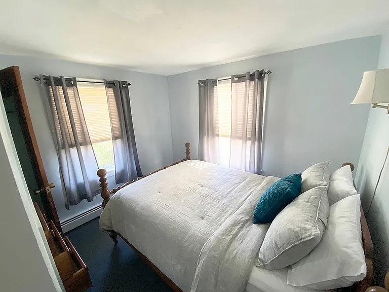 11 Middle Rd — Photo 6