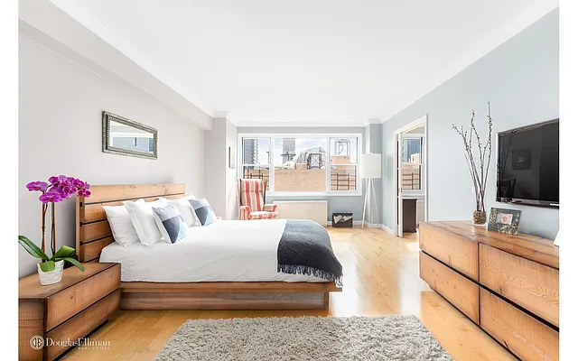 Sold by Douglas Elliman | media 7