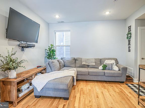 2nd image of 1431 N 5th St APT 2