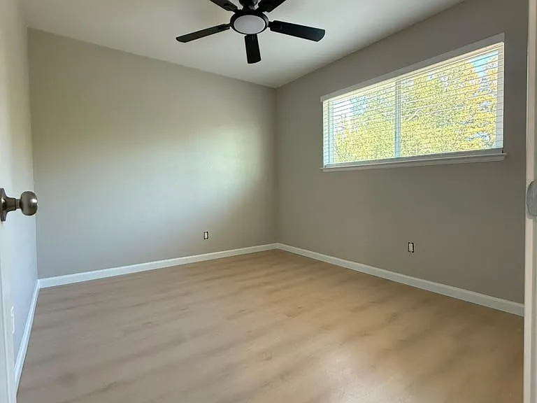 503 Hawthorn Ave #4 — Photo 14