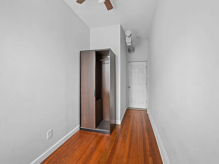 60 W McMillan St #1 — Photo 9