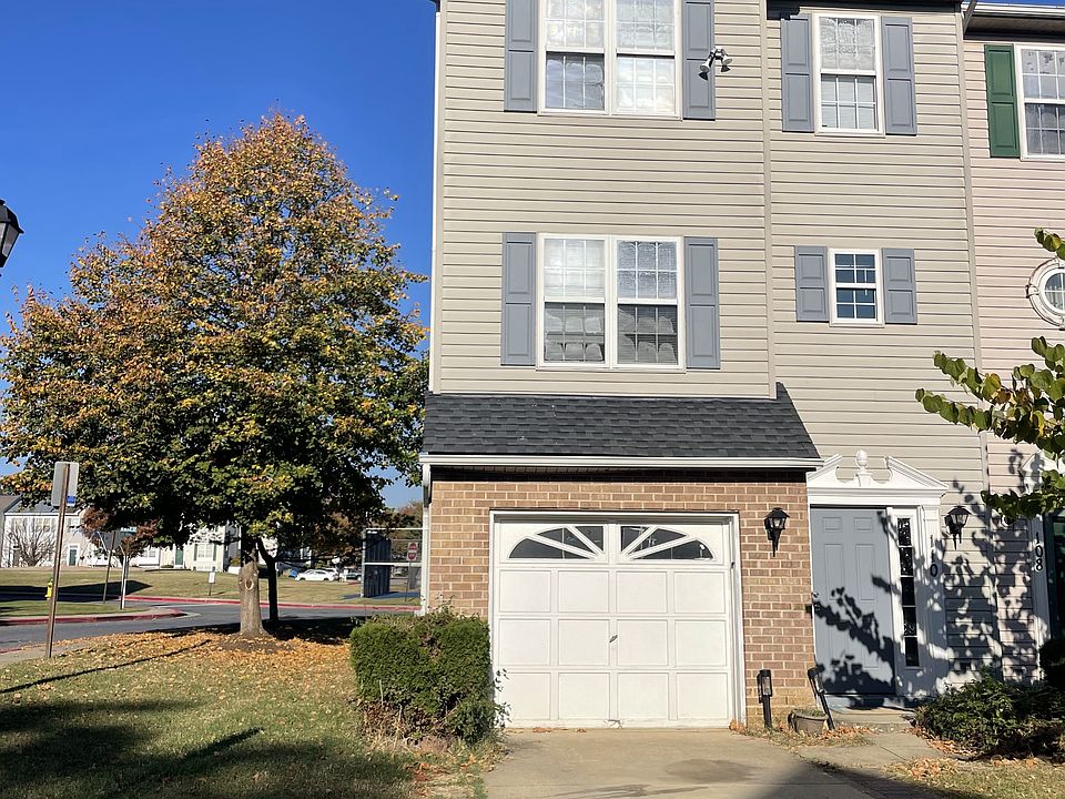 1st image of 110 Brightwater Dr #1