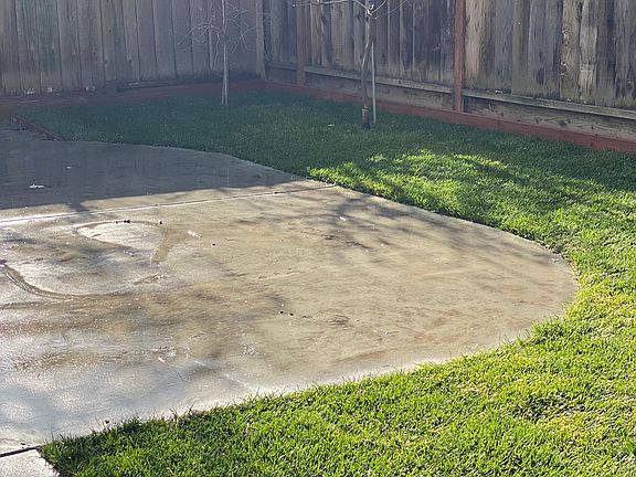 3rd image of 4672 Creekwood Dr
